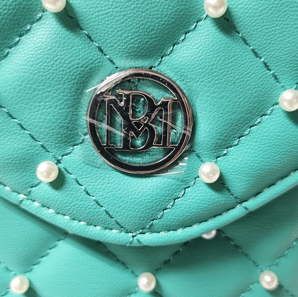 Badgley  Mischka Women's crossbody wallet-phone case - Picture 2 of 8